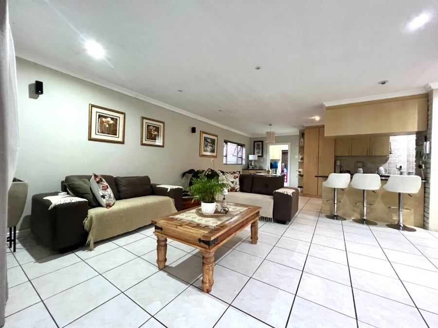 4 Bedroom Property for Sale in Walmer Downs Eastern Cape